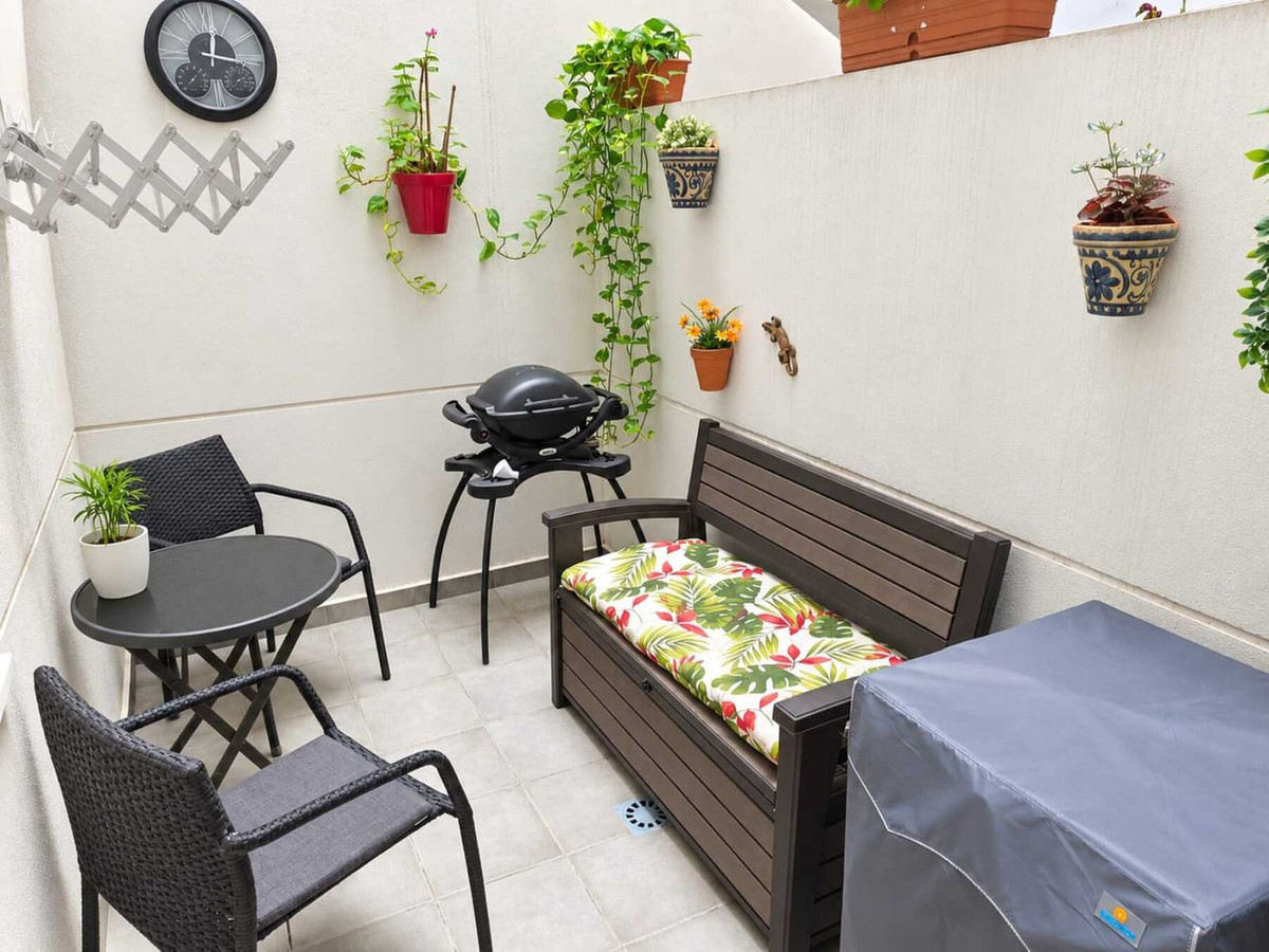 A well-presented living room in a Costa del Sol apartment