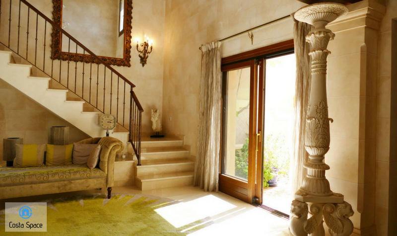 Villa el Errante is a luxury residence just outside Marbella