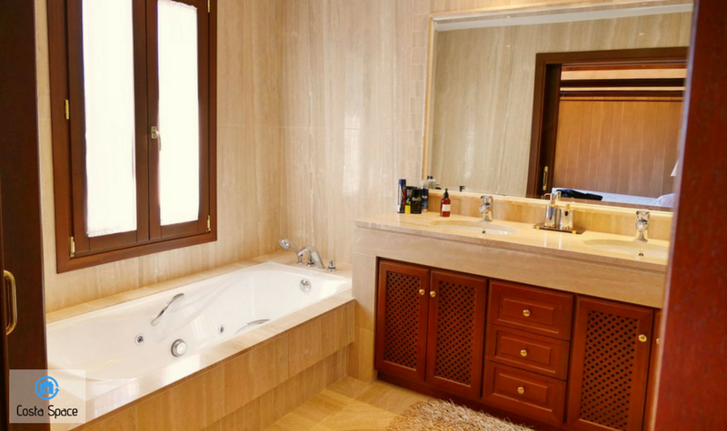 The bathrooms are equipped with underfloor heating and luxury bathtubs